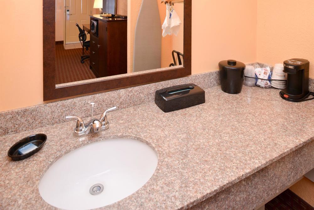 Hotel Days By Wyndham Whitmore Near Ann Arbor And Brighton Whitmore Lake