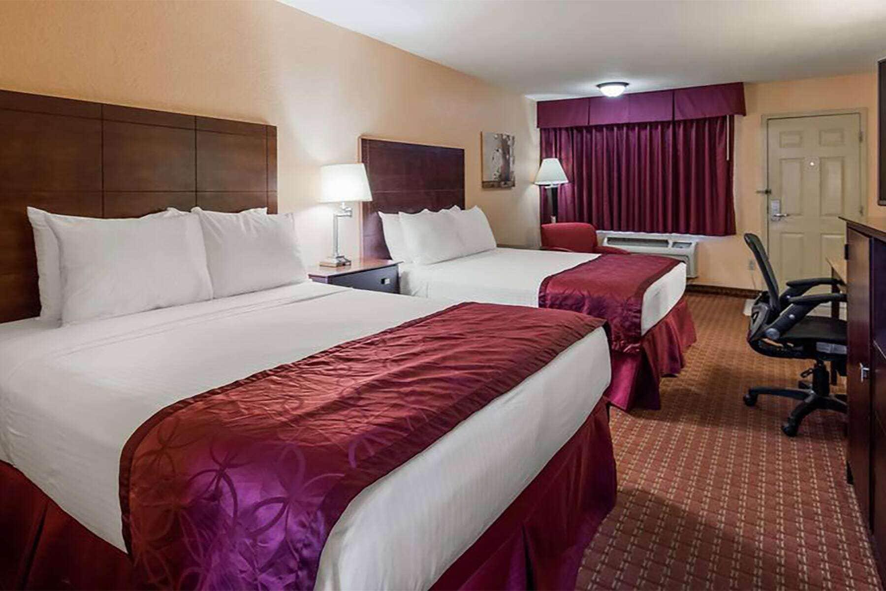 Days By Wyndham Whitmore Near Ann Arbor And Brighton 2*