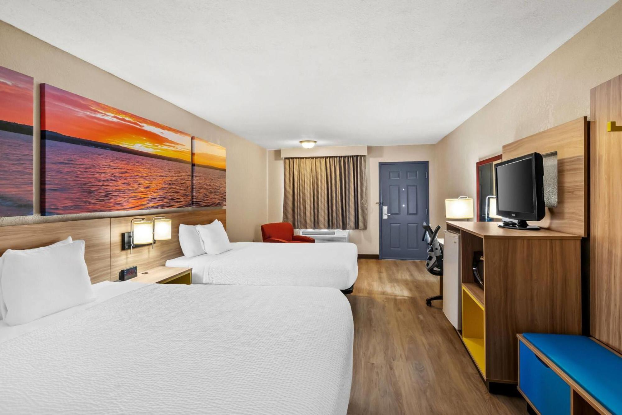 Days By Wyndham Whitmore Near Ann Arbor And Brighton 2*