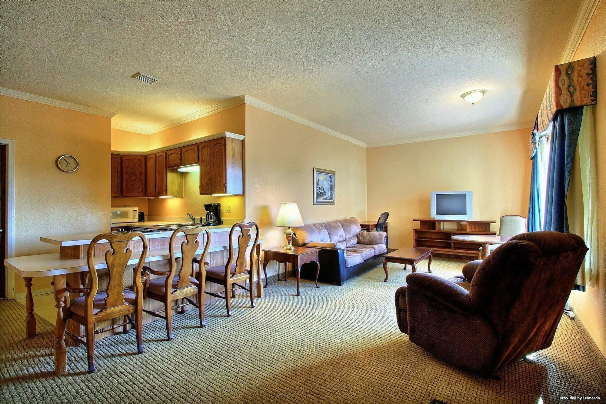 Days By Wyndham Whitmore Hotel