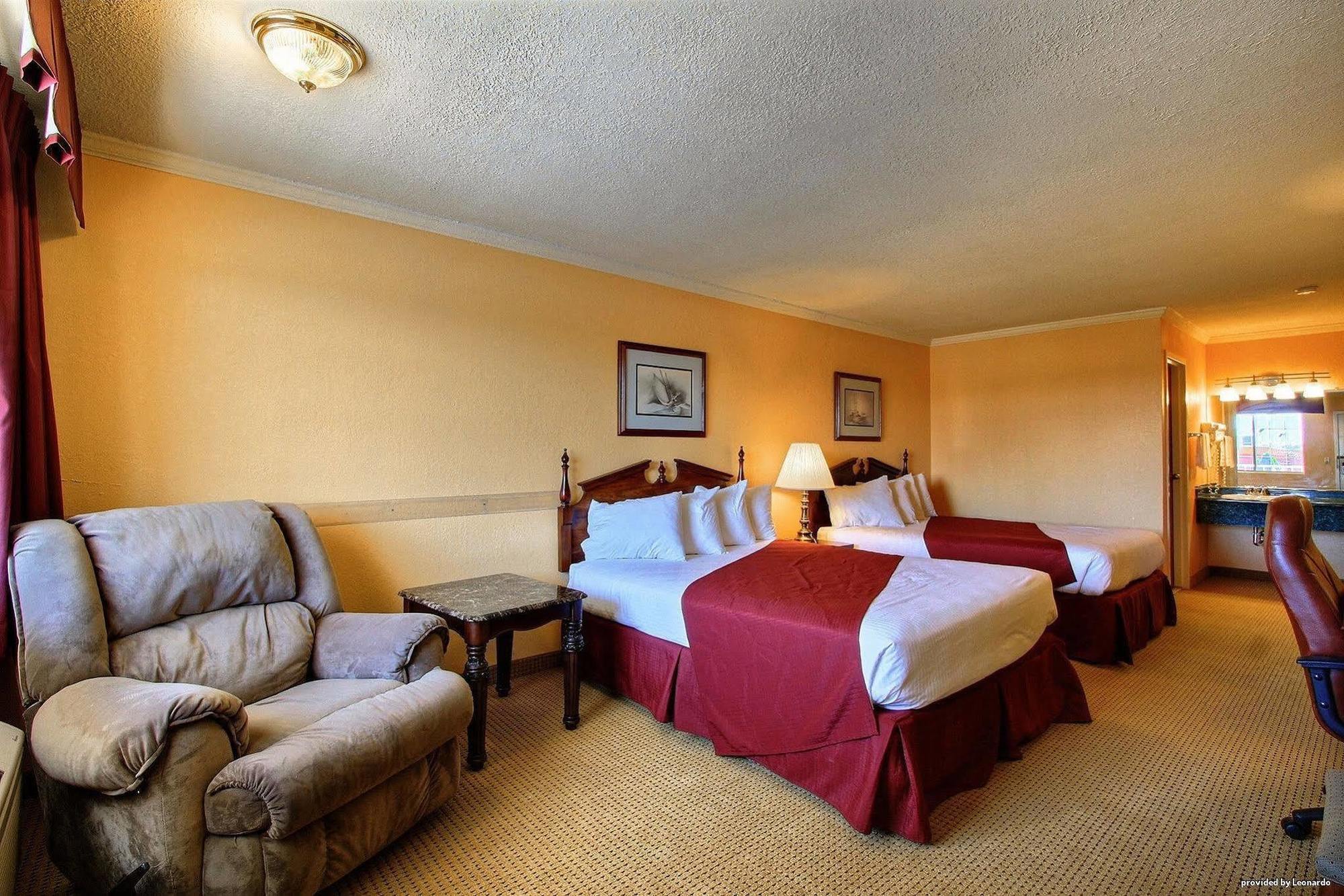 Days By Wyndham Whitmore Near Ann Arbor And Brighton 2*